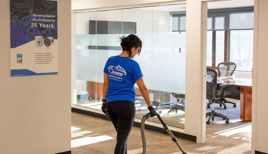 woman does office cleaning in massachusetts for IPC Global Solutions